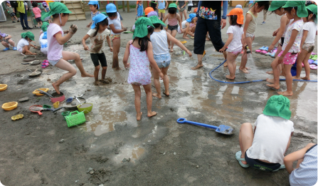 画像:外遊び